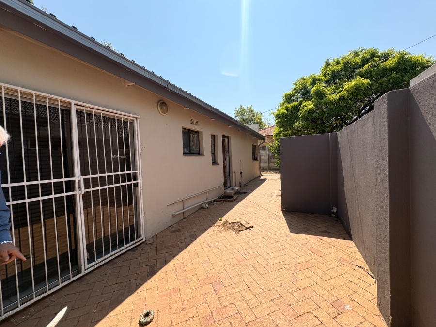 6 Bedroom Property for Sale in Wilkoppies North West